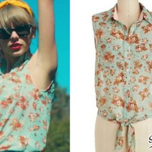 Modcloth lulumari floral short top